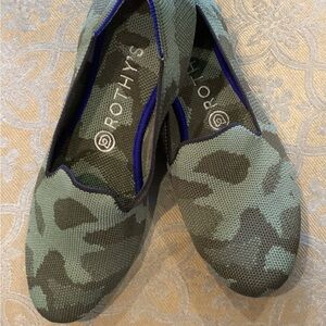 Rothy’s Loafer Olive Camo Rothy Size 8 EUC
